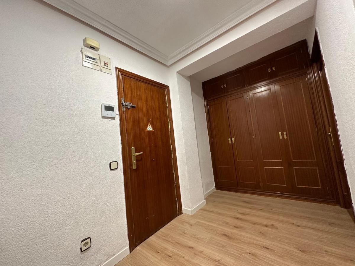 Licenciado Vidriera Apartamento Madrid Exterior foto